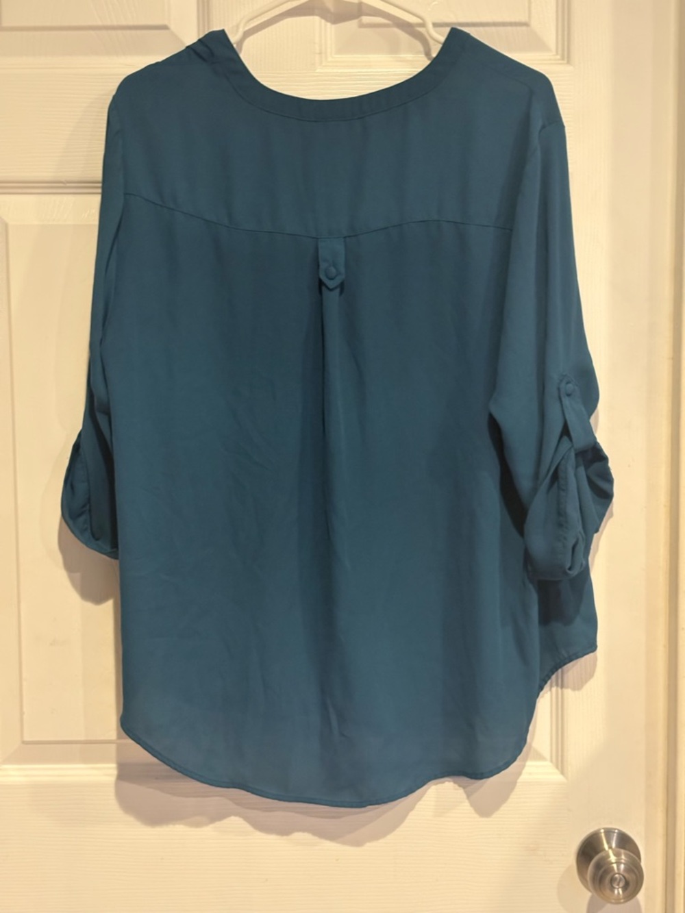 torrid Teal V-Neck Roll-Tab Sleeve Blouse - Picture 3 of 5